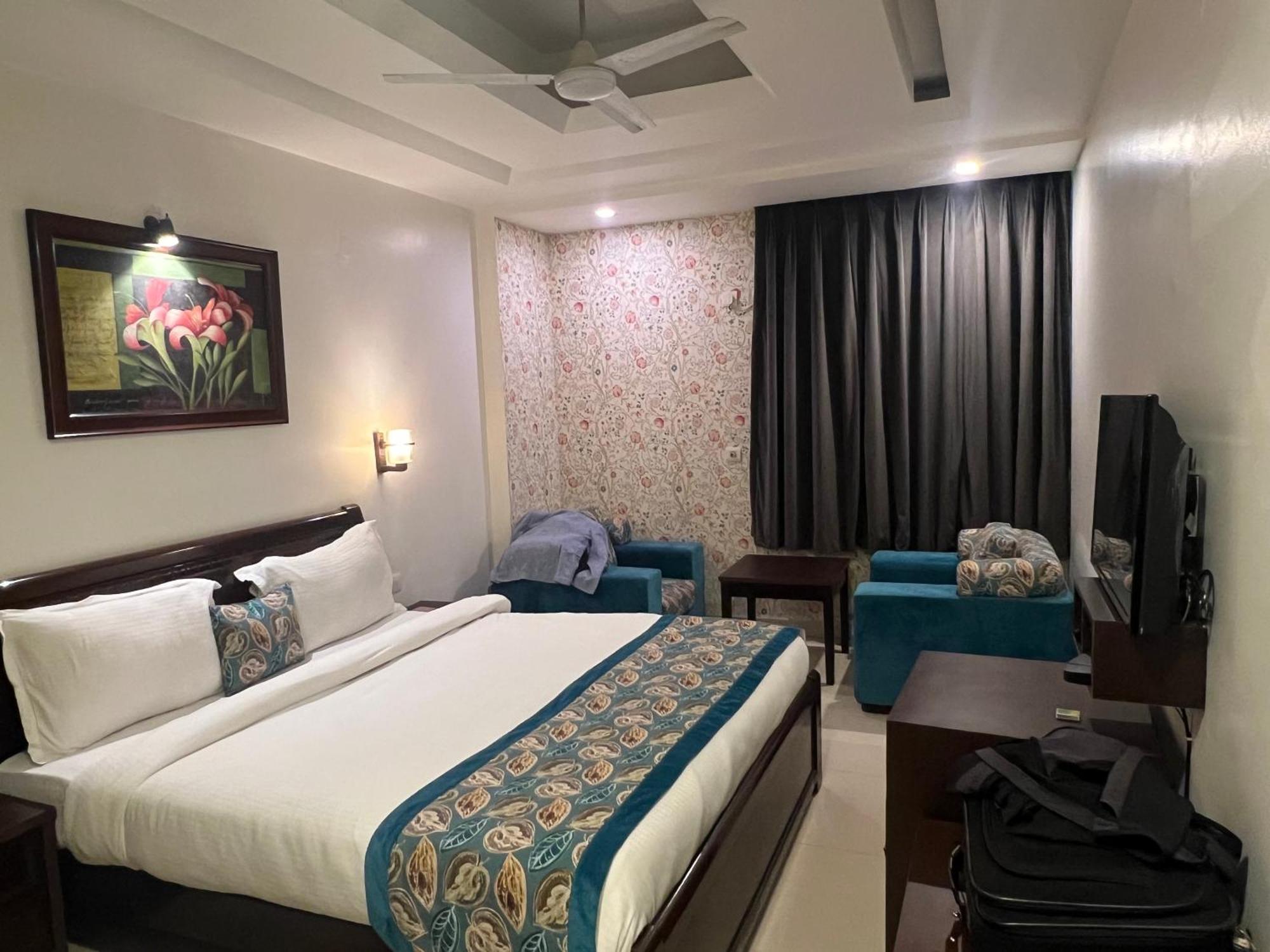 Nikko Blue - Boutique Hotel グルガウン エクステリア 写真